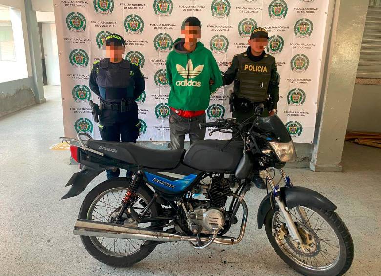 El señalado responsable de estos hurtos en Rionegro quedó captado en varias cámaras de seguridad, lo que facilitó su captura. FOTO: CORTESÍA