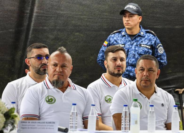 De izquierda a derecha: “Pocho”, “Vallejo”, “Iván el Barbado”, “Carlos Pesebre”, “Grande Pa” y “Tom”. FOTO: MANUEL SALDARRIAGA.