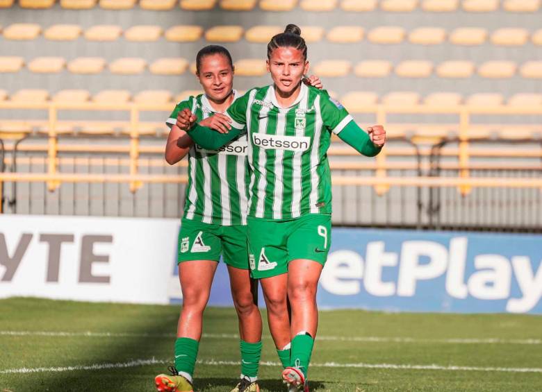 Manuela González celebra con Atlético Nacional uno de los 14 goles que ha marcado en la Liga Femenina. Este miércoles espera celebrar más tantos en el Atanasio Girardot en la semifinal. FOTO CORTESÍA ATLÉTICO NACIONAL 