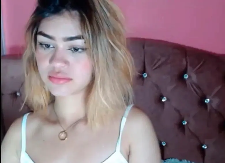 Este es una de las transmisiones que solía realizar la mujer de 19 años. FOTO CAPTURA DE PANTALLA