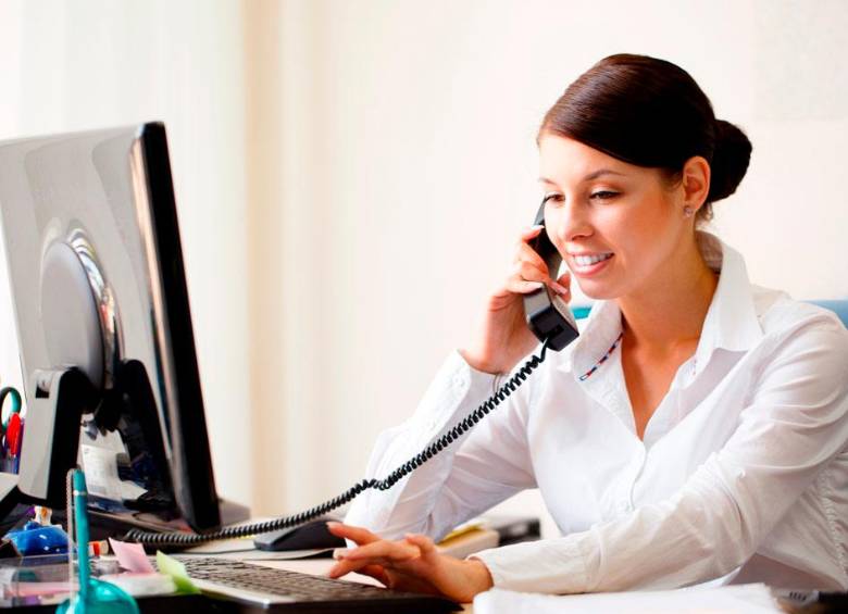 De las 98 vacantes disponibles, algunas no requieren experiencia previa y están dirigidas a personas con disposición para aprender. FOTO: iStock
