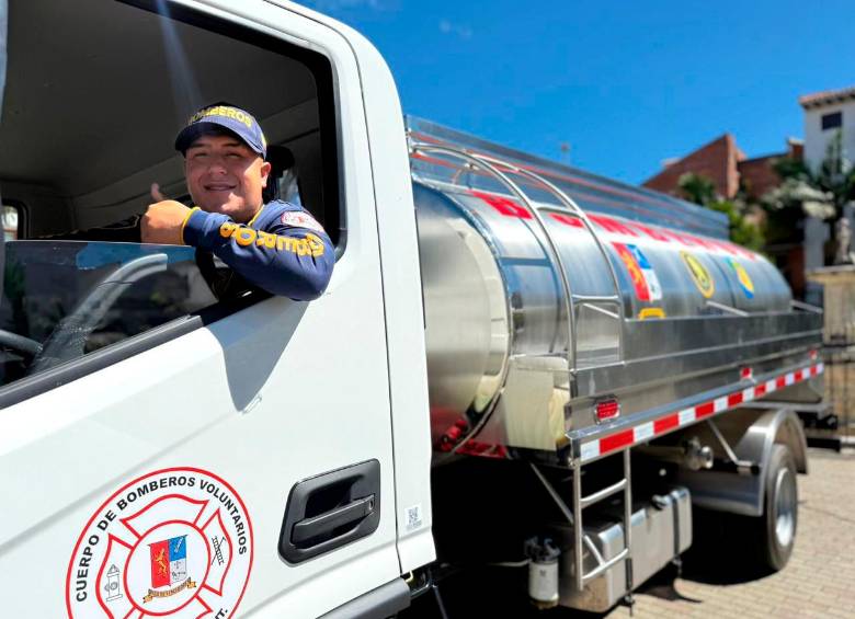 Cinco municipios fueron dotados con camiones cisternas tanto para distribución de agua potable como para su uso en la extinción de incendios. FOTO GOBERNACIÓN