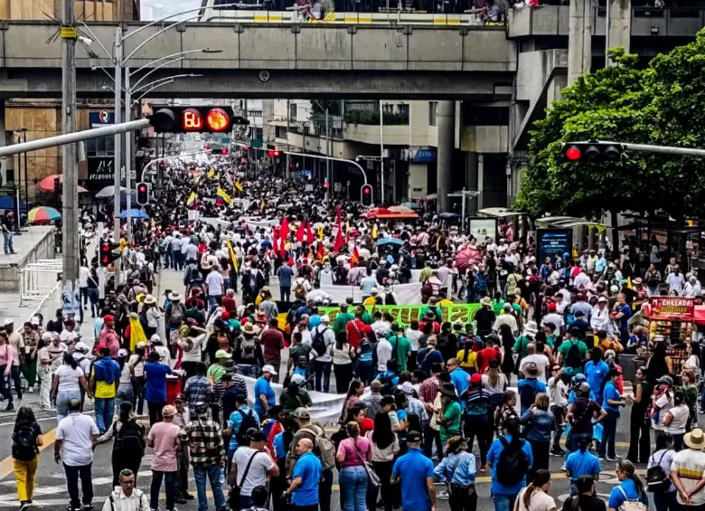 6.000 personas se manifestaron en las calles de Medellín a favor de las reformas promovidas por el presidente Gustavo Petro. FOTO: Camilo Suárez