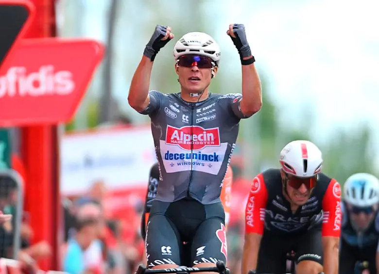 Jasper Philipsen, de 27 años de edad, ya suma seis victorias en su historial en Vuelta, la tercera en la actual edición. FOTO X-VUELTA 