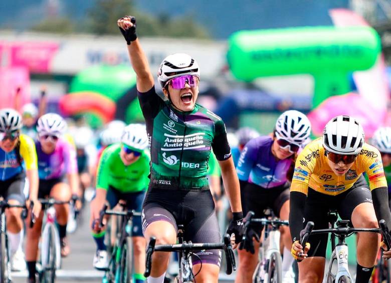 Luciana Osorio, de 19 años, es la nueva campeona nacional de ruta sub-23. FOTO CORTESÍA ÁNDERSON BONILLA