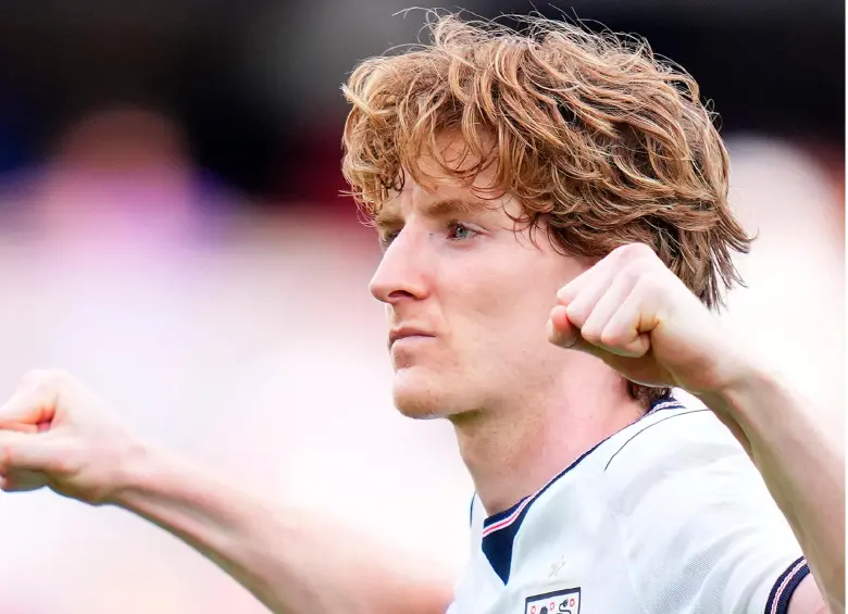 Anthony Gordon, entre las figuras de Inglaterra en el triunfo ante Costa Rica. FOTO X-SELECCIÓN INGLATERRA