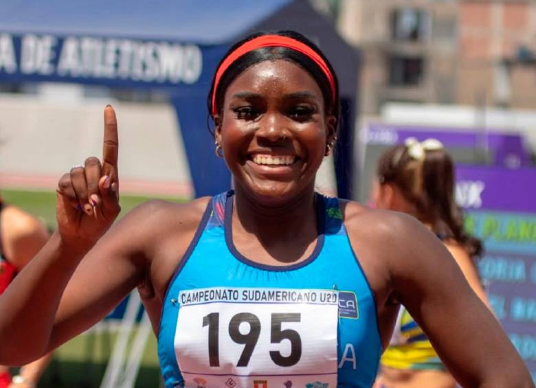 Con un registro de 11,17 segundos, la antioqueña Camila Maturana destronó el legendario récord de Felipa Palacios vigente desde 2005. FOTO: Cortesía.