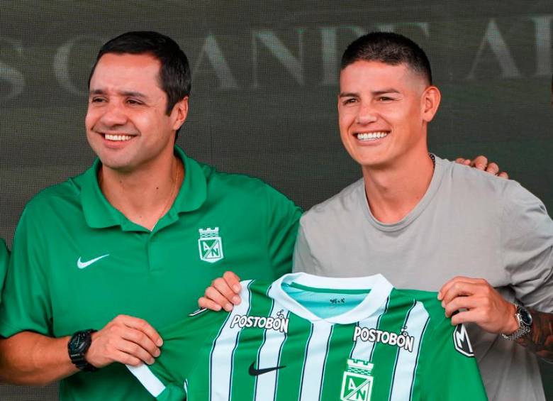 El presidente de Nacional, Sebastián Arango Botero, junto a James Rodríguez. FOTO ATLÉTICO NACIONAL