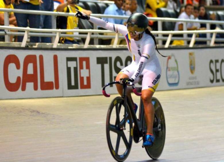 Esta fue la única vez que Mariana Pajón participó con Colombia en el ciclismo de pista, lo hizo en Juegos Bolivarianos de Santa Marta y ganó oro con Marta Bayona. FOTO COLPRENSA