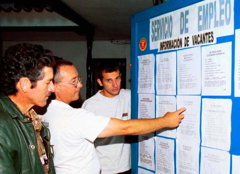 Los jóvenes no encuentran opciones laborales reales y el sistema educativo del país es débil, dicen expertos. FOTO EL COLOMBIANO