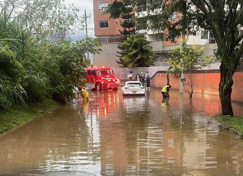 Así quedó el vehículo afectado en Sabaneta. FOTO: Cortesía