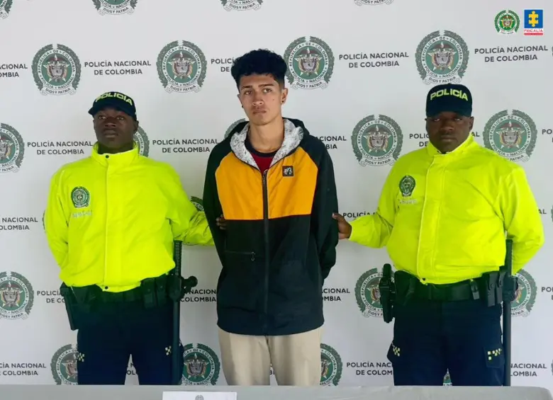 El capturado por presunto abuso sexual contra una menor fue identificado como Juan Felipe Rodríguez Arango, trabajador de un centro infantil. FOTO: FISCALÍA