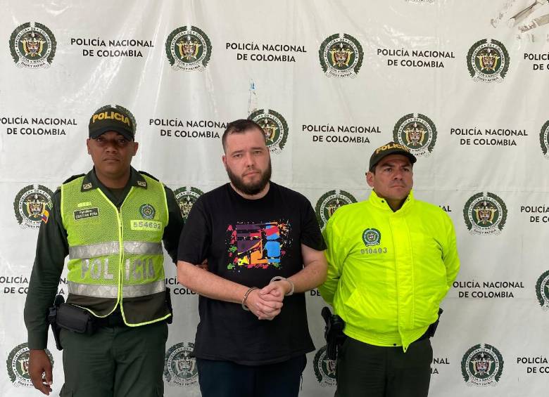 Alias Comandante Tomás fue detenido en una calle de Barranquilla. FOTO: CORTESÍA DE LA POLICÍA.