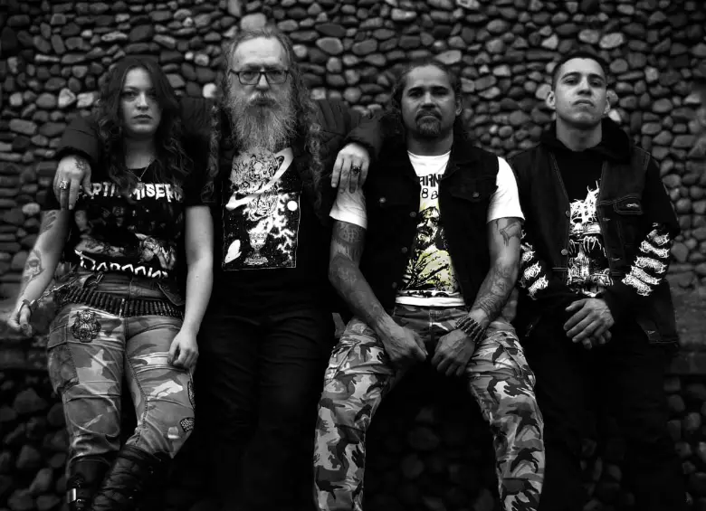 De izquierda a derecha: Maryanne Moreno (bajo), Víctor Raúl Jaramillo (voz), Camilo Vélez (guitarra) y Julián Vega (batería). Foto: Cortesía César Guerra.