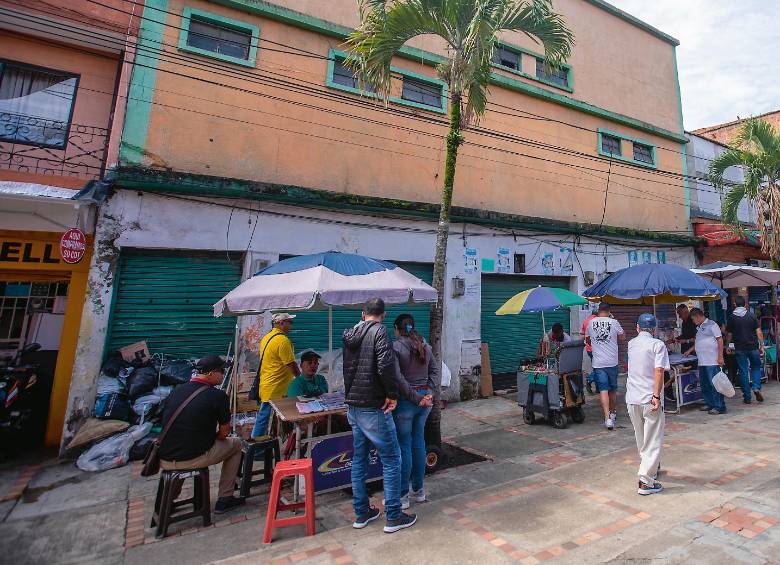 El Teatro Rosalía se convertirá en un edificio de seis pisos. FOTO CARLOS VELÁSQUEZ.