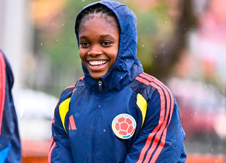 A Linda Caicedo se le vio contenta y en buen estado físico en la práctica de este lunes. Salió en camilla en el anterior partido de Colombia ante Uruguay por un dolor en la pantorrilla. FOTO X-SELECCIÓN COLOMBIA