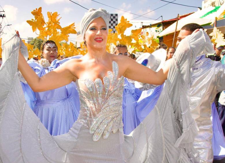 La primera dama Verónica Alcocer participó del carnaval de Barranquilla y se retiró antes de que finalizara. FOTO: CORTESÍA