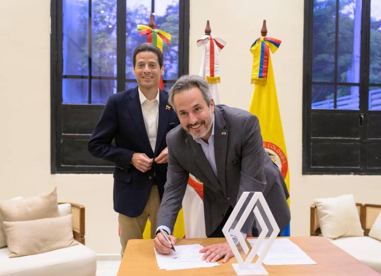 Con 57 años de trayectoria en Colombia y más de 1,7 millones de vehículos producidos, Renault-Sofasa estudia un proyecto que podría fortalecer la capacidad tecnológica y la competitividad de su planta de Envigado.