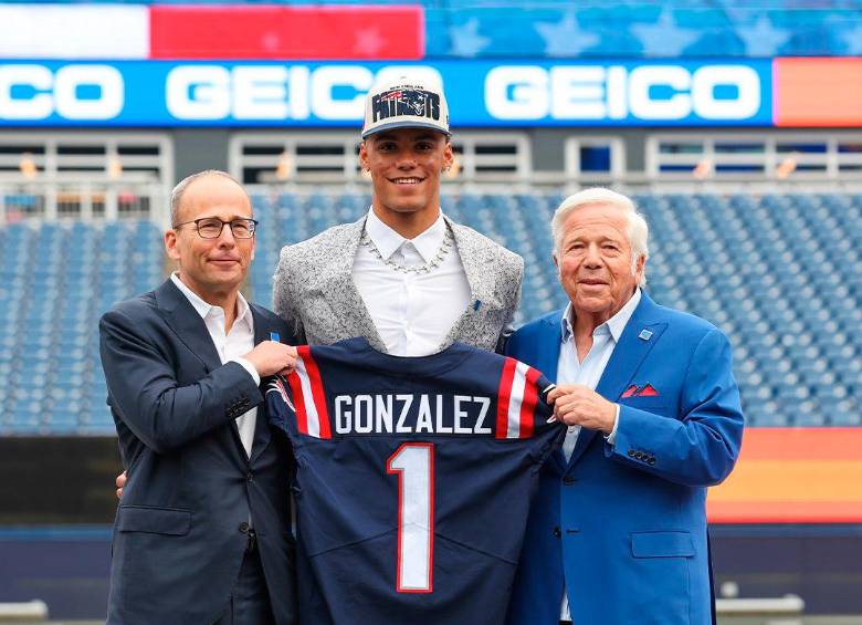 Esta fue la presentación oficial de Christian González con su equipo los New England Patriots en el Gillette Stadium. FOTO TOMADA @patriotsespanol