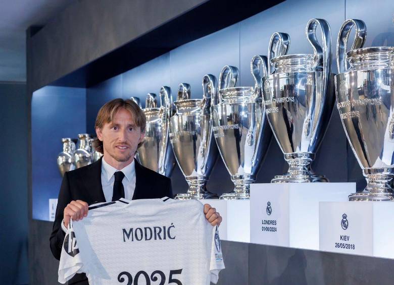 El croata Luka Modric anunció su renovación con el Real Madrid hasta 2025. FOTO @lukamodric10