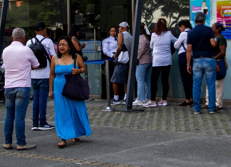 Asofondos resaltó que 3 de 4 trabajadores en Colombia afrontan periodos prolongados de desempleo o informalidad, lo que dificulta el acceso al beneficio pensional. FOTO Julio César Herrera