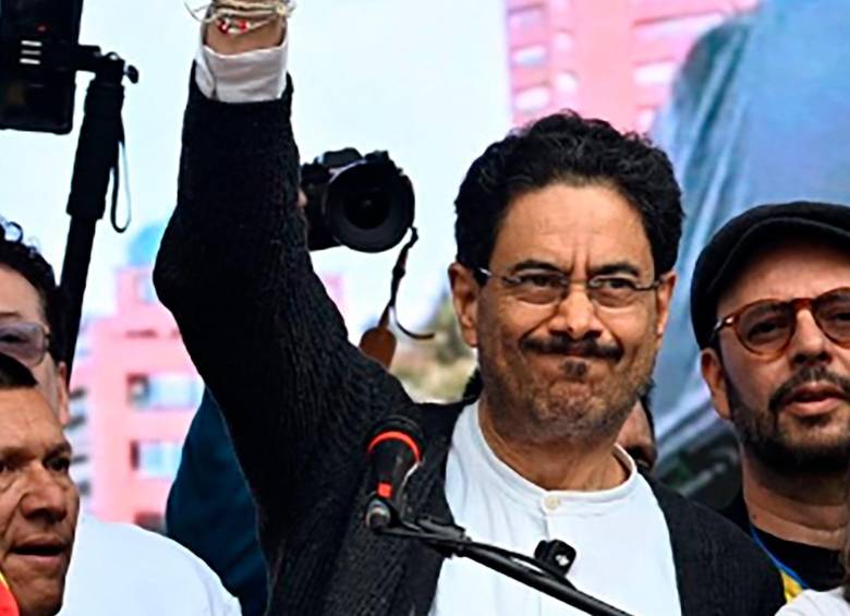 Con duros discursos y acusaciones, Abelardo y Cepeda cerraron campaña