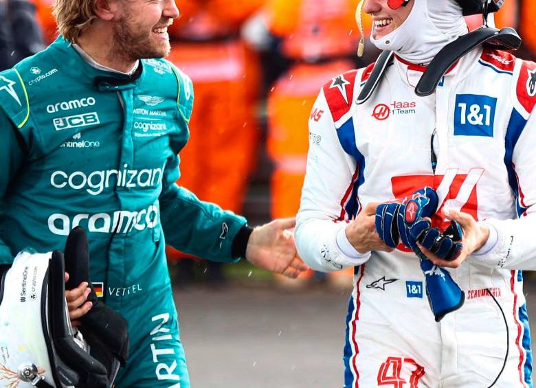 $!Vettel junto a Mick Schumacher, los dos pilotos alemanes que corren en la actual temporada de Fórmula 1. FOTO: TOMADA DEL TWITTER DE @SchumacherMick