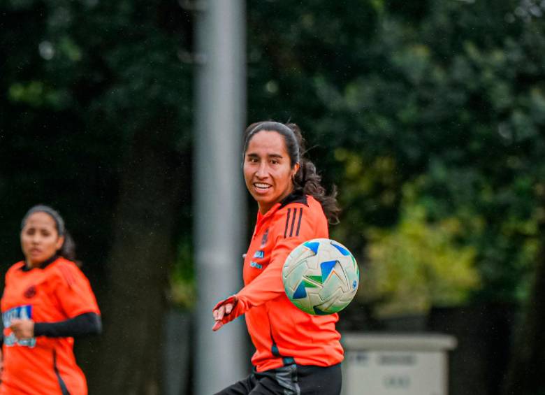 Las jugadoras colombianas buscarán su primer título en Copa América luego de tres subcampeonatos. En la acción, Mayra Ramírez, jugadora del Chelsea. Foto CONMEBOL