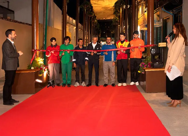 “Un homenaje a los que recorren las calles” Inter Rapidísimo inaugura La Calle del Mensajero