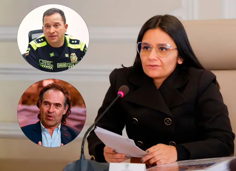 Adelante, el exdirector de la Policía –el general Carlos Triana– y el alcalde Federico Gutiérrez. Atrás, la directora Angie Rodríguez. FOTO: Presidencia y El Colombiano