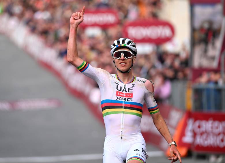 Pogacar llegó al UAE en 2019 y desde ese momento no ha parado de ganar. Tiene contrato hasta 2030 con esta escuadra. Buscará este año su cuarto título del Tour de Francia; en la Strade causó sensación. FOTO GETTY