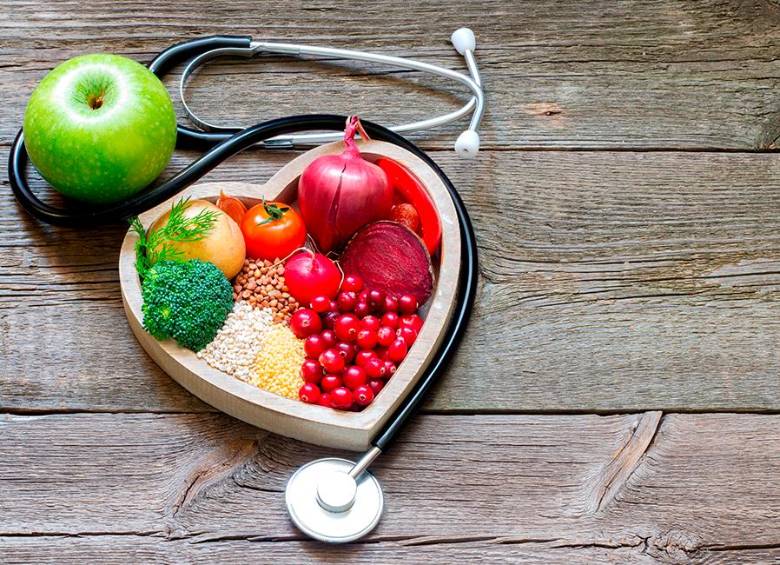 Cuidar el corazón es una tarea de todos los días. Elegir una alimentación balanceada evita afecciones a futuro. Foto: SSTOCK.