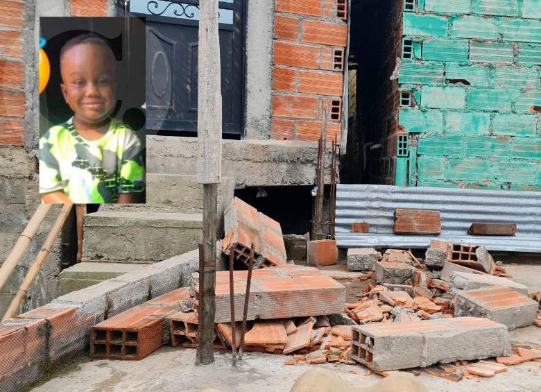 Juan Andrés Murillo Torres (detalle), de 4 años, murió al caérsele este muro encima en el barrio Olaya Herrera. FOTOS: SANTIAGO OLIVARES TOBÓN Y CORTESÍA