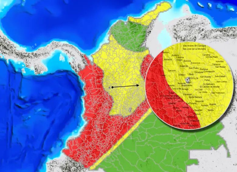 Mapa de zonas de amenaza sísmica nacional. Al frente, un acercamiento a Medellín. Rojo es amenaza alta, amarilla es media y verde es baja. Foto: tomada de la página del Servicio Geológico Colombiano.