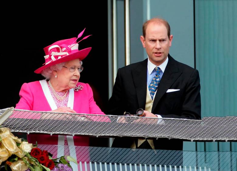 Reina Isabel II y Eduardo de Wessex. FOTO Getty