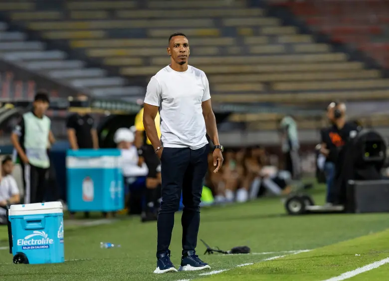El entrenador Amaranto Perea suma cinco partidos al frente del Medellín. En ellos cosechó tres victorias, un empate y una derrota. Foto: Camilo Suárez