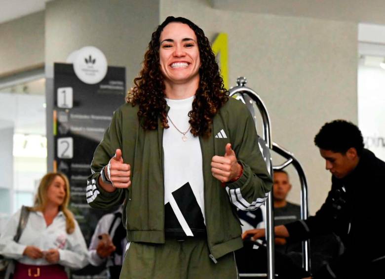 La arquera Kaherine Tapia quien fue la titular en la pasada Copa América ya está en Medellín trabajando con el grupo de jugadores al mando de Ángelo Marsiglia. FOTO CORTESÍA FCF