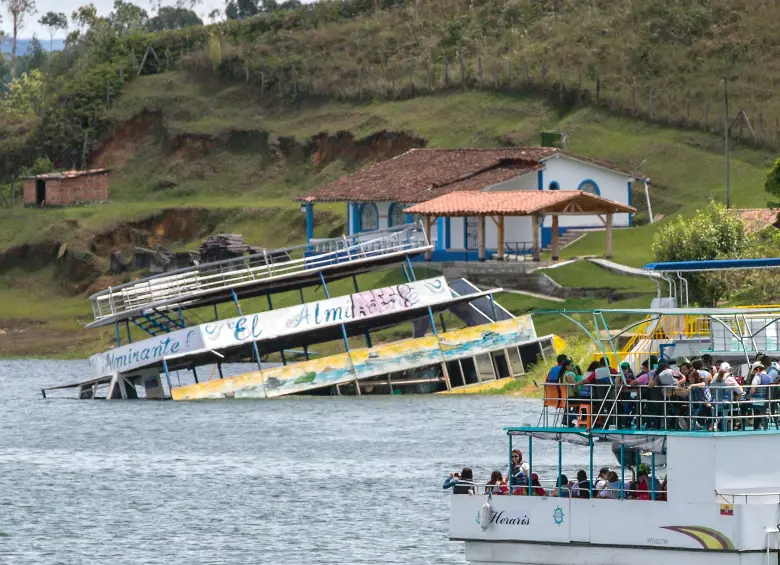 El Almirante ha sido una de las tragedias más conocidas del embalse. FOTOS El Colombiano y Camilo Suárez