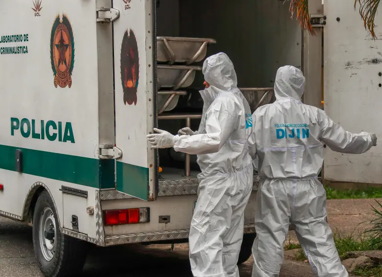 Los agentes de la Sijín de la Policía Metropolitana realizaron la inspección a esta persona LGTBTQ+, a quien estrangularon con un cordón dentro de un inquilinato en el centro de Medellín. FOTO: ARCHIVO