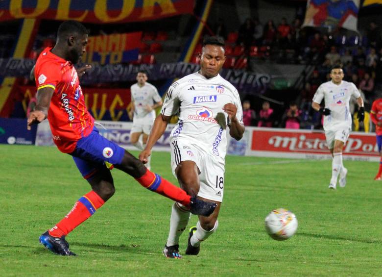 El futbolista cordobés Léider Berrío tuvo un buen paso por Junior. Con ese cuadro fue campeón de Liga. FOTO: COLPRENSA