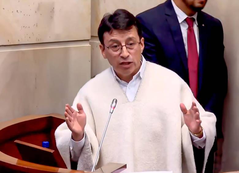 El senador, quien representa a sectores campesinos y agrícolas, advierte que no se pueden imponer las decisiones de Gobierno a través de los mecanismos de participación ciudadana. FOTO El Colombiano