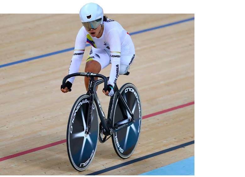 Carolina Munévar fue una de las medallistas en el Campeonato Mundial de paraciclismo en Francia. FOTO cortesía mindeporte