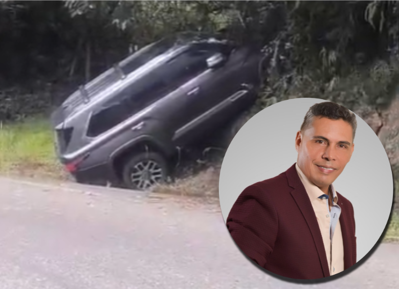 Así quedó la camioneta en la que se transportaba El Andariego. Foto: captura de video y tomada de Facebook