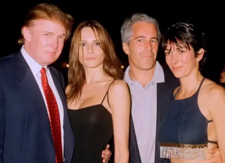 El presidente Donald Trump, su esposa Melania Trump, junto a Jeffrey Epstein y Ghislaine Maxwell. FOTO: Getty