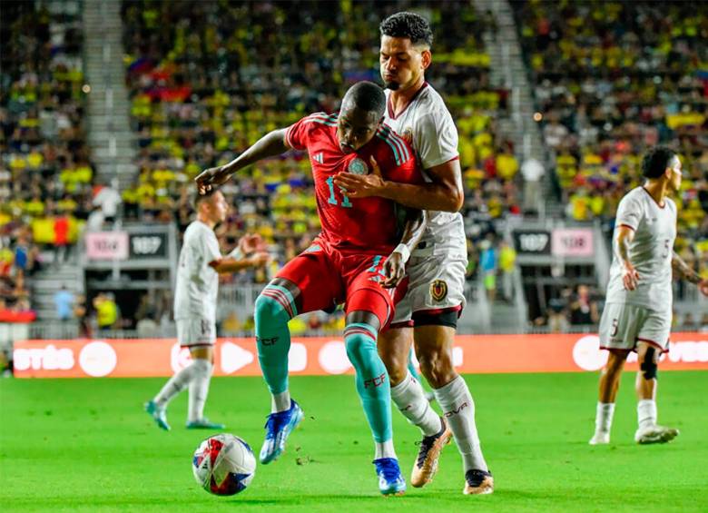 En la imagen aparece Carlos Andrés Gómez, autor del gol frente a Venezuela. El próximo sábado la Tricolor enfrentará a México. FOTO FCF