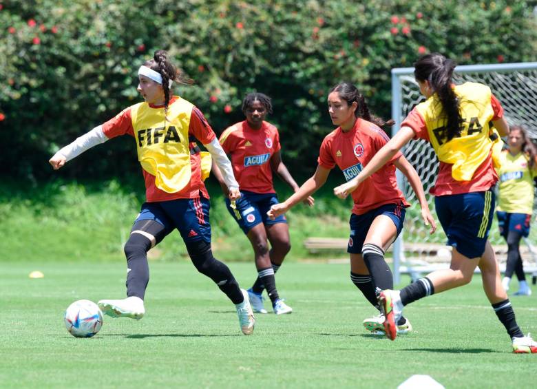 Entrenamiento de la Selección Colombia este jueves en Costa Rica. El técnico Carlos Paniagua cuida todos los detalles para hacerle frente a Brasil, que lo derrotó en el Sudamericano. FOTO fcf