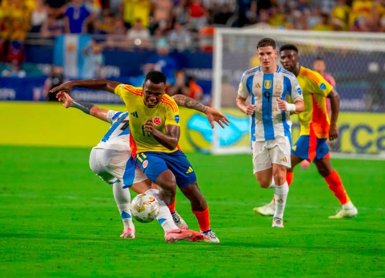 En la imagen aparece Jhon Arias durante la final de la pasada Copa América. El jugador chocoano repite este martes ante Argentina. FOTO JUAN ANTONIO SÁNCHEZ