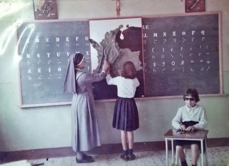 Así enseñaban antes clases en la Institución Educativa Francisco Luis Hernández cuando era regentada por religiosas. FOTO: Cortesía.