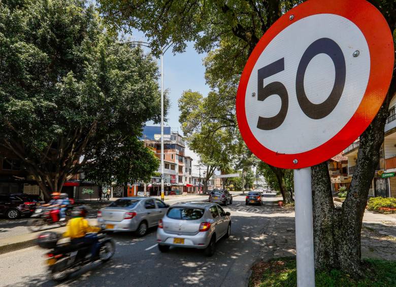 La avenida 80 es el segundo corredor con reducción de velocidad, después de la autopista Norte, que tiene este límite de velocidad desde el 2020. FOTO Manuel Saldarriaga