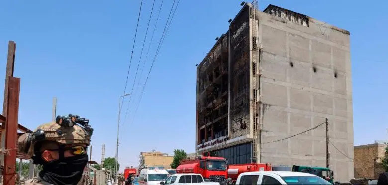 La mayoría de las víctimas murió por asfixia en los baños del centro comercial, según las autoridades. FOTO: AGENCIA AFP.